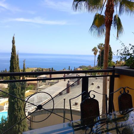 Taormina Seaview Apartment - Taormina Holidays Екстер'єр фото