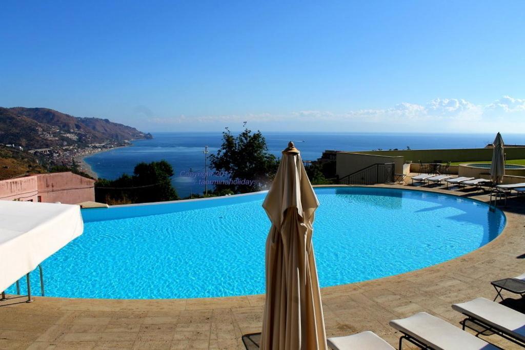 Taormina Seaview Apartment - Taormina Holidays Екстер'єр фото
