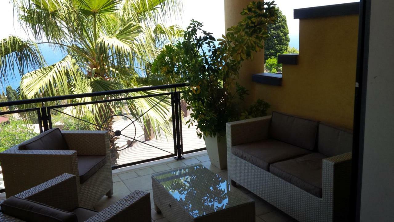 Taormina Seaview Apartment - Taormina Holidays Екстер'єр фото