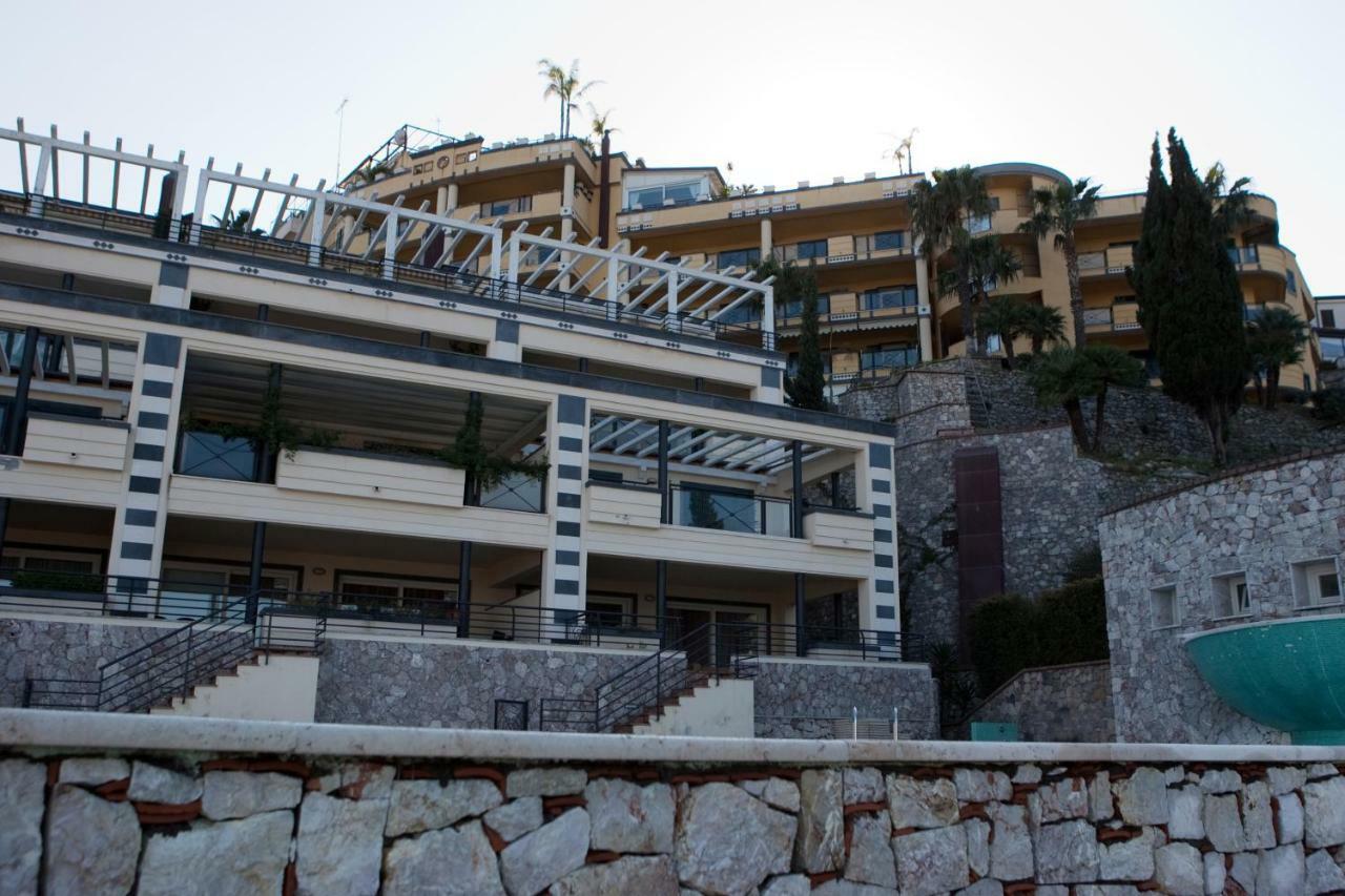 Taormina Seaview Apartment - Taormina Holidays Екстер'єр фото